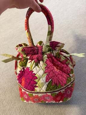 Vera Bradley Hello Dahlia Quilted Drawstring Bucket Bag Handbag
